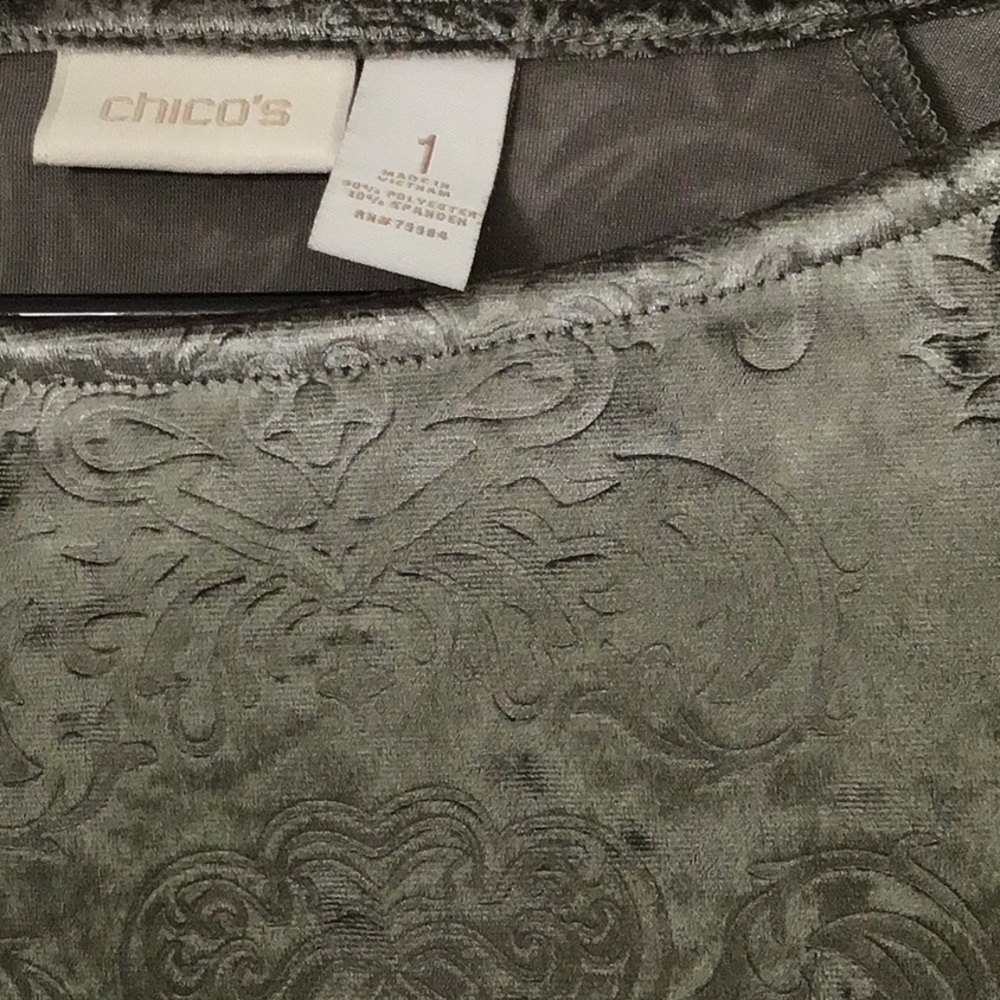 NWOT Chico’s Silver/Gray Velvet Feel Top. Size 1/M (8-10)  90% polyester